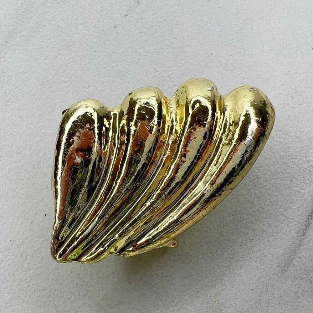 Gold Tone Abstract Wing Belt Buckle Piece
